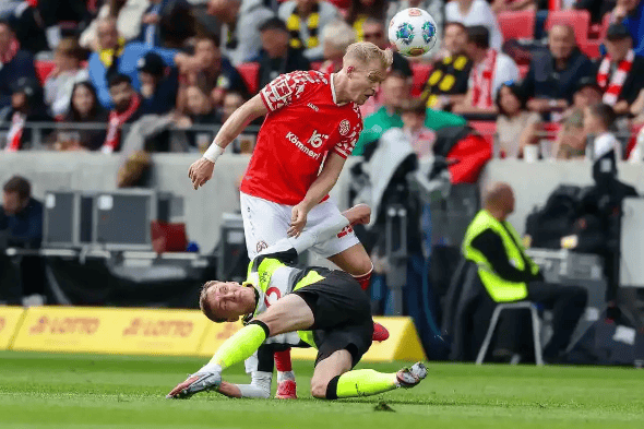 德甲：勒沃库森 VS 美因茨